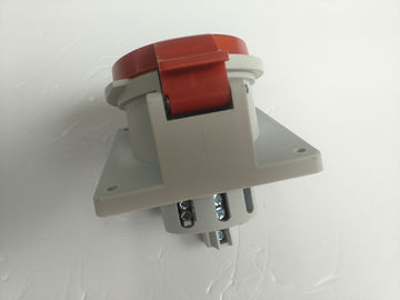 Red Receptacle Industrial Plug Sockets IP44 Water Resistant Fire Resistant