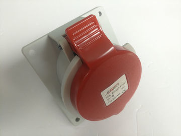 Red Receptacle Industrial Plug Sockets IP44 Water Resistant Fire Resistant