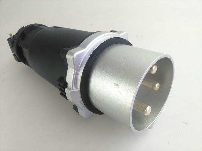 5 Poles Industrial Power Connectors , High Reliability BS EN 60309 2 Socket Outlet